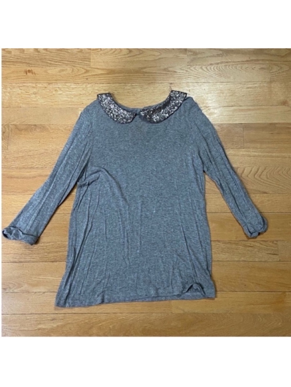 Monteau gray embellished collar silver sequins shiny collar RGB medium